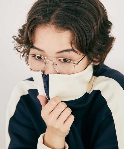 MERLOT（メルロー）の「【UVカット】【ノーズパッド付き】ダブルブリッジメガネ（メガネ・レディース・ゴールド/シルバー・FREE）」の11枚目の写真