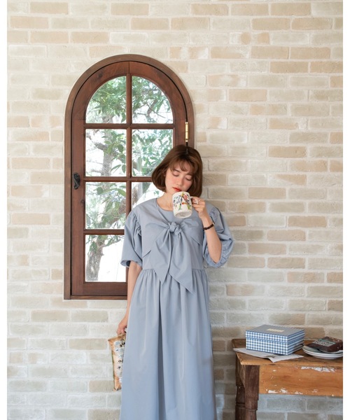 JUMELLE(ジュメロ)の「Ribbon shirt onepiece(ワンピース・レディース・ブルー/ベージュ・SMALL/MEDIUM)」の6枚目の写真