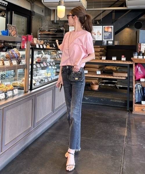 Mila Owen（ミラオーウェン）の「【USAGI ONLINE・ZOZO限定】ショート丈アップリケTシャツ【ウォッシャブル】（Tシャツ/カットソー・レディース・ライトピンク/ホワイト/チャコールグレー/その他/ライトブルー・FREE）」の9枚目の写真