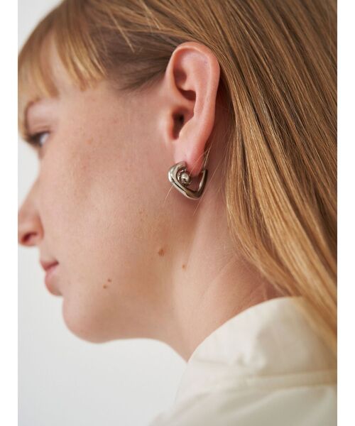 ELENDEEK（エレンディーク）の「3WAYトライアングルパールピアス（ピアス（両耳用）・レディース・ゴールド/シルバー・FREE）」の7枚目の写真