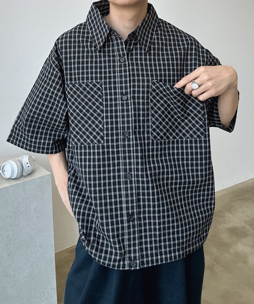 UNDERSTATEMENTs(アンダーステイトメント)の「【ユニセックス】シアサッカーチェックシャツ(シャツ/ブラウス・メンズ・ブラック/ホワイト/ネイビー・LARGE/MEDIUM)」の22枚目の写真