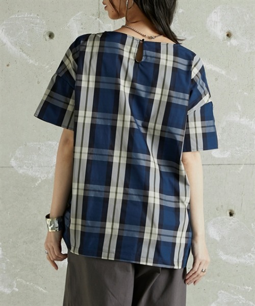 Soiunique（スワユニーク）の「Vネック総柄デザインサイドシャーリングトップス ［Soiunique］（シャツ/ブラウス・レディース・ネイビー系/グリーン系・01/02）」の15枚目の写真