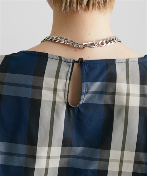 Soiunique（スワユニーク）の「Vネック総柄デザインサイドシャーリングトップス ［Soiunique］（シャツ/ブラウス・レディース・ネイビー系/グリーン系・01/02）」の18枚目の写真