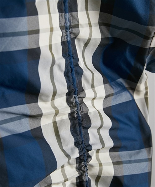 Soiunique（スワユニーク）の「Vネック総柄デザインサイドシャーリングトップス ［Soiunique］（シャツ/ブラウス・レディース・ネイビー系/グリーン系・01/02）」の20枚目の写真