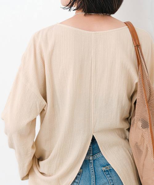 Spick & Span(スピックアンドスパン)の「コットンクレープルーズプルオーバー(シャツ/ブラウス・レディース・ブラック/ホワイト系その他/ベージュ・FREE)」の16枚目の写真