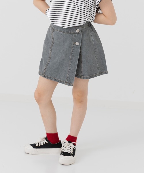 chil2（チルツー）の「デニムスカートパンツ（デニムスカート・キッズ・グレー/ブルー/ブラック/サックスブルー・120cm/130cm/140cm）」の3枚目の写真