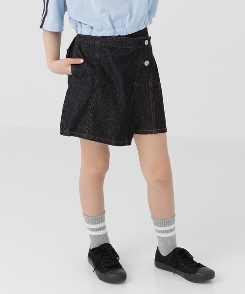 chil2（チルツー）の「デニムスカートパンツ（デニムスカート・キッズ・グレー/ブルー/ブラック/サックスブルー・120cm/130cm/140cm）」の2枚目の写真