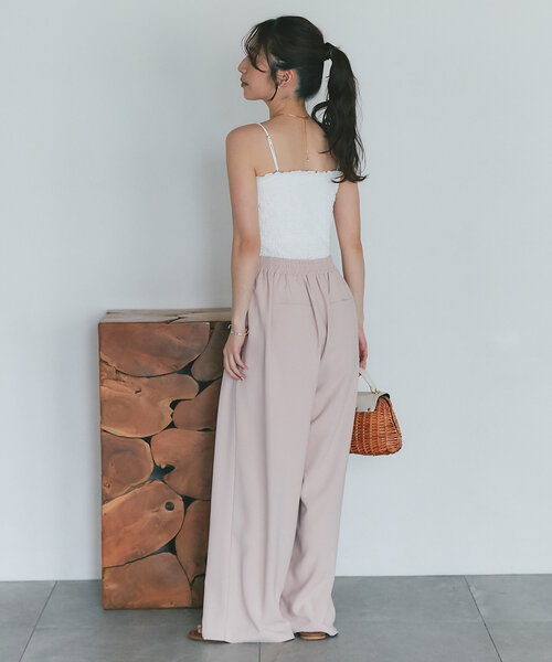 La boutique BonBon（ラブティックボンボン）の「【主役級キャミ】カップ付きシャーリングキャミ（キャミソール・レディース・ブラック/レッド/オフホワイト/サックスブルー・FREE/PS）」の8枚目の写真