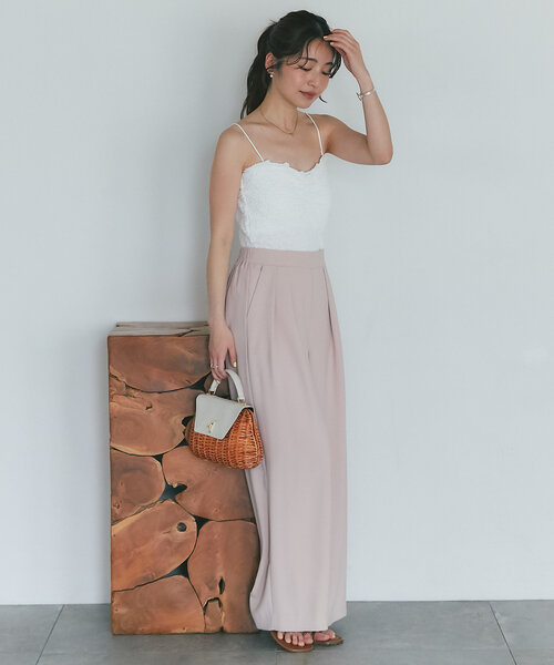 La boutique BonBon（ラブティックボンボン）の「【主役級キャミ】カップ付きシャーリングキャミ（キャミソール・レディース・ブラック/レッド/オフホワイト/サックスブルー・FREE/PS）」の6枚目の写真