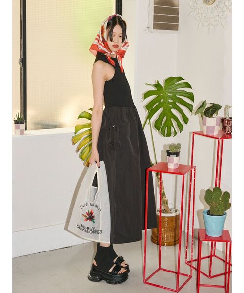 MURUA（ムルーア）の「【MURUA×STAYFLOWER】フラワーデザインスカーフ（バンダナ/スカーフ・レディース・オレンジ・FREE）」の3枚目の写真