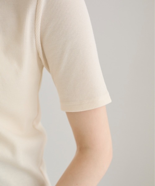 ANGIE(アンジー)の「アシンメトリー カットアウト トップス / 夏服(Tシャツ/カットソー・レディース・アイボリー/ブラック/カーキ/ブラウン・FREE)」の13枚目の写真