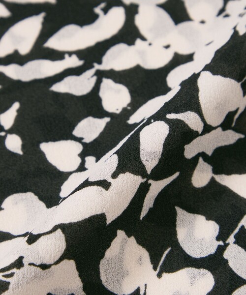 MACKINTOSH LONDON（マッキントッシュ ロンドン）の「【WEB・一部店舗限定】シルエットフラワーブラウス（シャツ/ブラウス・レディース・ブラック/ベージュ・38）」の8枚目の写真