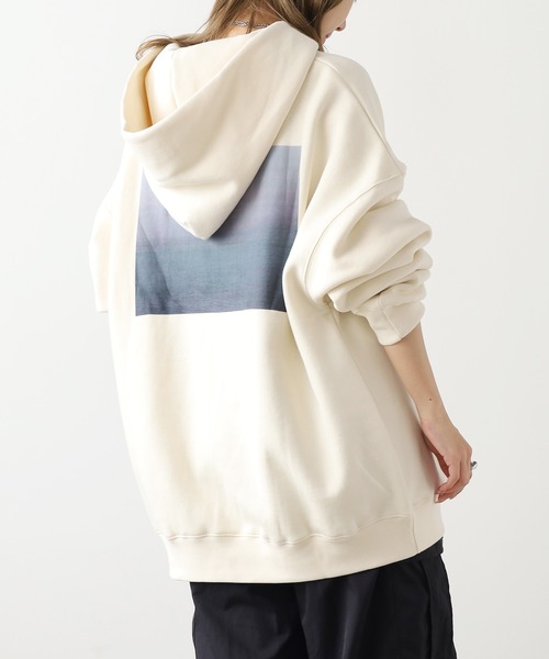 FOG ESSENTIALS(エフオージーエッセンシャルズ)の「FOG ESSENTIALS/エッセンシャルズ PHOTO HOODIE スウェット トレーナー メンズ 秋物 秋服 2026年秋冬(パーカー・メンズ・クリーム/ホワイト/ブラック・XL/L/M)」の13枚目の写真