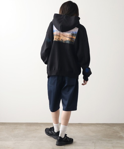 FOG ESSENTIALS(エフオージーエッセンシャルズ)の「FOG ESSENTIALS/エッセンシャルズ PHOTO HOODIE スウェット トレーナー メンズ 秋物 秋服 2026年秋冬(パーカー・メンズ・クリーム/ホワイト/ブラック・XL/L/M)」の8枚目の写真