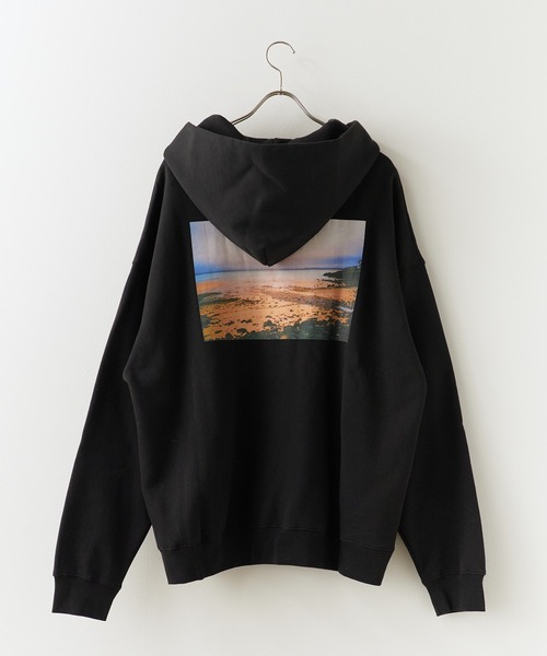 FOG ESSENTIALS(エフオージーエッセンシャルズ)の「FOG ESSENTIALS/エッセンシャルズ PHOTO HOODIE スウェット トレーナー メンズ 秋物 秋服 2026年秋冬(パーカー・メンズ・クリーム/ホワイト/ブラック・XL/L/M)」の5枚目の写真