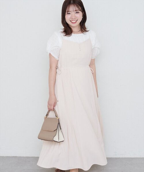 natural couture(ナチュラルクチュール)の「【canami】両サイドプリーツキャミワンピース(ワンピース・レディース・その他1/モカ/その他2/アイボリー/チャコールグレー・SMALL/FREE)」の2枚目の写真