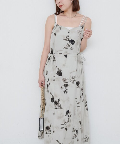 natural couture(ナチュラルクチュール)の「【canami】両サイドプリーツキャミワンピース(ワンピース・レディース・その他1/モカ/その他2/アイボリー/チャコールグレー・SMALL/FREE)」の6枚目の写真