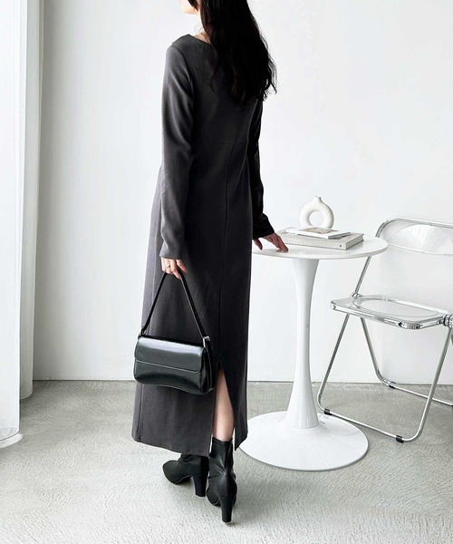 黒いドレープデザインワンピース ZARA 黒 ドレープデザイン ワンピース - メルカリ