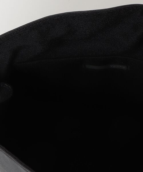 YArKA（ヤーカ）の「【YArKA/ヤーカ】real leather one shoulder tuck bag [fupaqi] / タックフォルムワンハンドルバッグ（トートバッグ・メンズ・ブラック・FREE）」の18枚目の写真