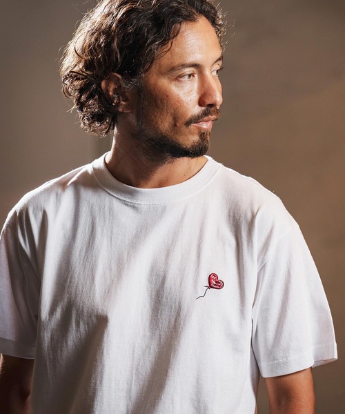wjk reluxe(ダブルジェーケーリラックス)の「mt9881-heart balloon embroidery short sleeve cut sew Tシャツ(WR25W-32)(Tシャツ/カットソー・メンズ・ホワイト/ブラック/ライトピンク・XL/L/M/S)」の1枚目の写真