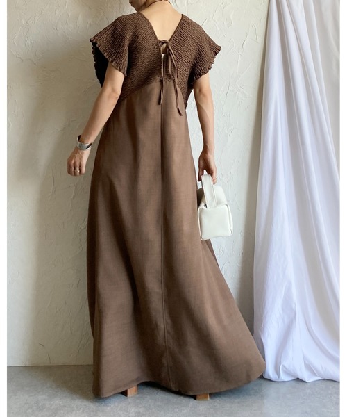 She's Closet（シーズクローゼット）の「深Vネックバックリボン