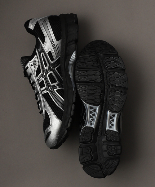 ASICS(アシックス)の「ASICS / アシックス GEL-KAYANO 12.1(スニーカー・レディース・シルバー/ホワイト/ブラック・23.5cm/24cm/24.5cm)」の16枚目の写真