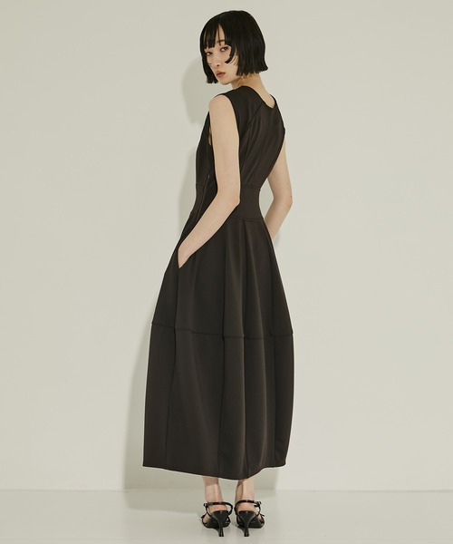 STUDIOUS（ステュディオス）の「【STUDIOUS/ステュディオス】BONDING BALLOON ONEPIECE/バウンディングバルーンワンピース/ノースリーブワンピース/ウォッシャブル（ワンピース・レディース・ブラック/ブラウン・1/2）」の5枚目の写真