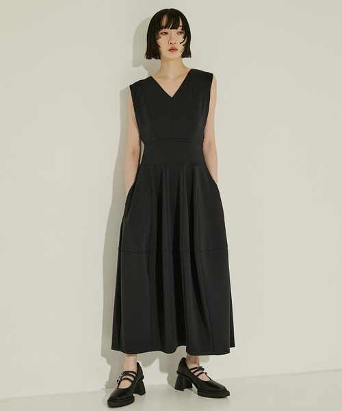 STUDIOUS（ステュディオス）の「【STUDIOUS/ステュディオス】BONDING BALLOON ONEPIECE/バウンディングバルーンワンピース/ノースリーブワンピース/ウォッシャブル（ワンピース・レディース・ブラック/ブラウン・1/2）」の15枚目の写真