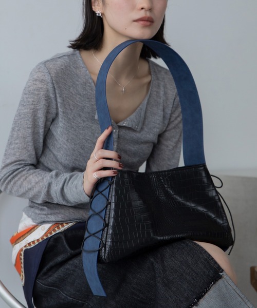 VACANCY（ヴァカンシー）の「サイドリボン配色ハンドバッグ（ハンドバッグ・レディース・ブラック/チャコールグレー/イエロー・FREE）」の2枚目の写真