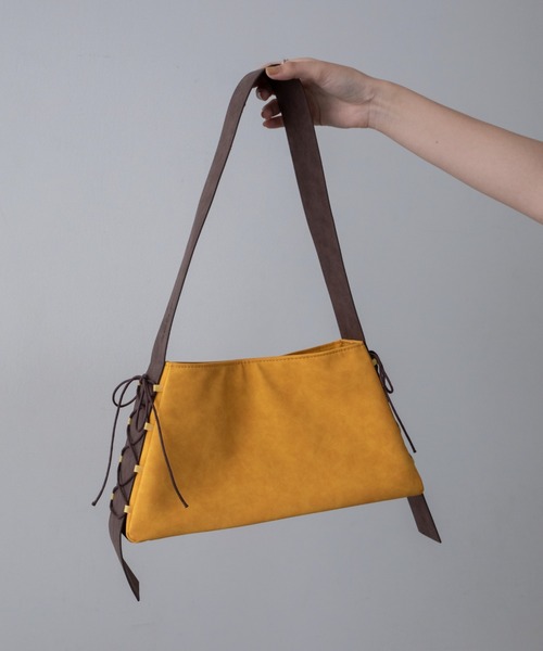 VACANCY（ヴァカンシー）の「サイドリボン配色ハンドバッグ（ハンドバッグ・レディース・ブラック/チャコールグレー/イエロー・FREE）」の13枚目の写真