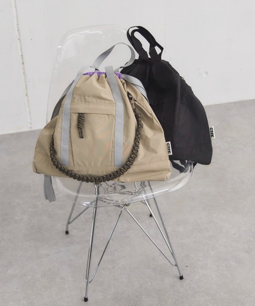 Doux archives（ドゥアルシーヴ）の「ナイロン3WAYスクエアトート（トートバッグ・レディース・グレー/ブラック・FREE）」の3枚目の写真