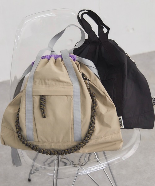 Doux archives（ドゥアルシーヴ）の「ナイロン3WAYスクエアトート（トートバッグ・レディース・グレー/ブラック・FREE）」の4枚目の写真