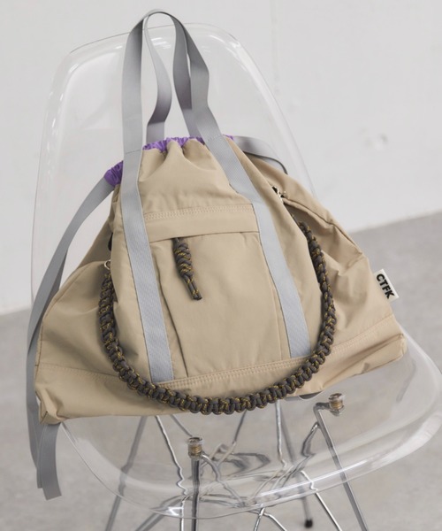 Doux archives（ドゥアルシーヴ）の「ナイロン3WAYスクエアトート（トートバッグ・レディース・グレー/ブラック・FREE）」の5枚目の写真