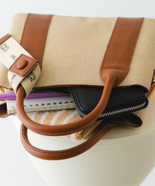 RODE SKO（ロデスコ）の「『Mサイズ』ロゴリボン付2WAYハンドバッグ（ハンドバッグ・レディース・ブラック/オフホワイト/ベージュ/アイボリー/ホワイト系その他/ライトブルー・ONE）」の10枚目の写真