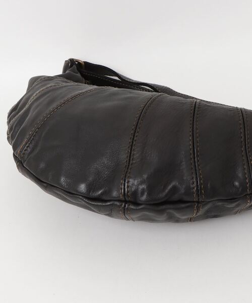 ROSE BUD(ローズバッド)の「(MILLELA FIRENZE)GARMENT DYED SHOULDER BAG(ショルダーバッグ・レディース・ブラック・ONE SIZE)」の3枚目の写真