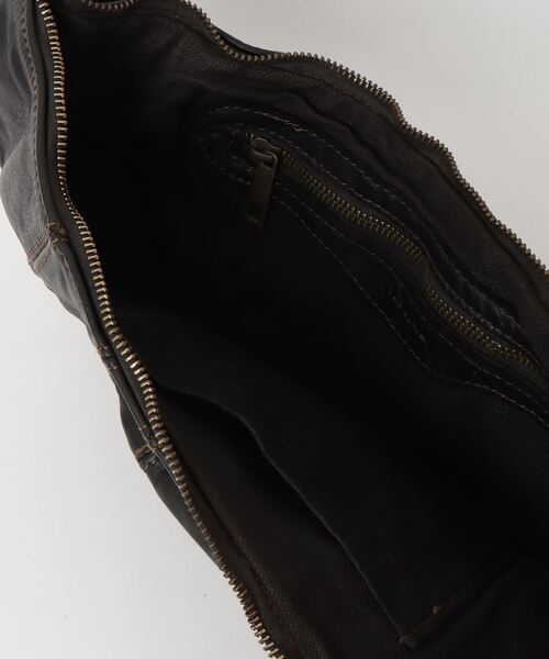 ROSE BUD(ローズバッド)の「(MILLELA FIRENZE)GARMENT DYED SHOULDER BAG(ショルダーバッグ・レディース・ブラック・ONE SIZE)」の4枚目の写真