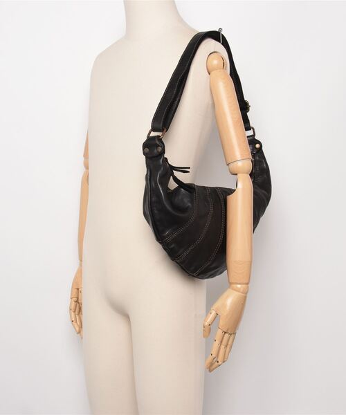 ROSE BUD(ローズバッド)の「(MILLELA FIRENZE)GARMENT DYED SHOULDER BAG(ショルダーバッグ・レディース・ブラック・ONE SIZE)」の5枚目の写真