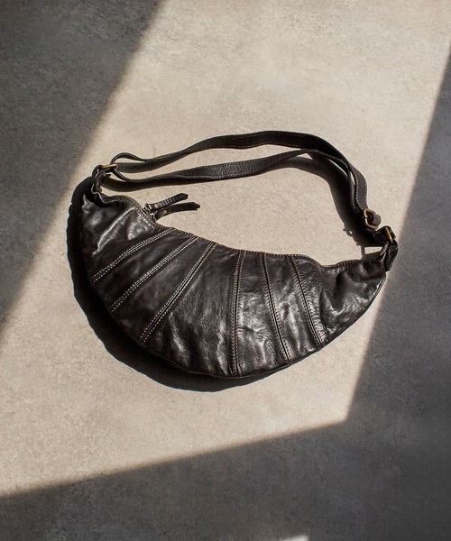 ROSE BUD(ローズバッド)の「(MILLELA FIRENZE)GARMENT DYED SHOULDER BAG(ショルダーバッグ・レディース・ブラック・ONE SIZE)」の1枚目の写真