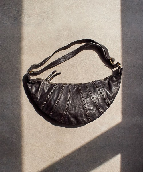 ROSE BUD(ローズバッド)の「(MILLELA FIRENZE)GARMENT DYED SHOULDER BAG(ショルダーバッグ・レディース・ブラック・ONE SIZE)」の14枚目の写真