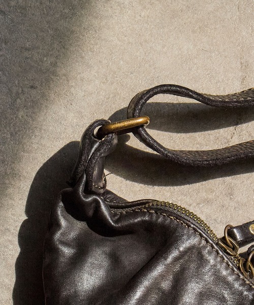 ROSE BUD(ローズバッド)の「(MILLELA FIRENZE)GARMENT DYED SHOULDER BAG(ショルダーバッグ・レディース・ブラック・ONE SIZE)」の11枚目の写真