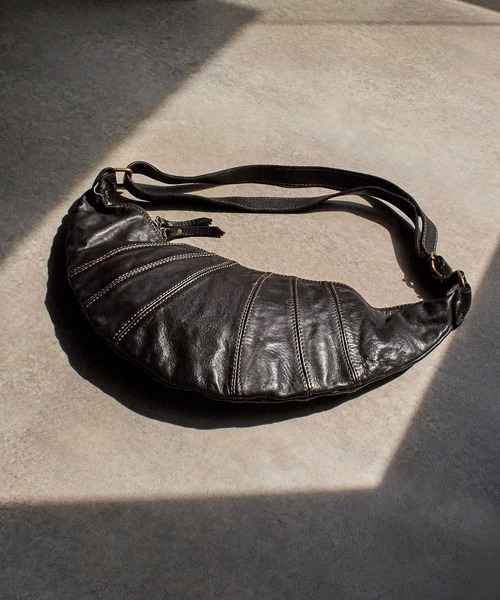 ROSE BUD(ローズバッド)の「(MILLELA FIRENZE)GARMENT DYED SHOULDER BAG(ショルダーバッグ・レディース・ブラック・ONE SIZE)」の8枚目の写真