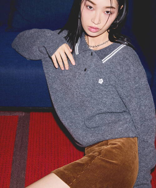PUBLUX（パブリュクス）の「MARY QUANT × PUBLUX/マリークワント 襟ライン ワンポイント刺繍 ニット ポロシャツ　限定展開（ニット/セーター・レディース・サックスブルー/チャコールグレー/ベージュ/ピンク・ﾌﾘ-）」の20枚目の写真