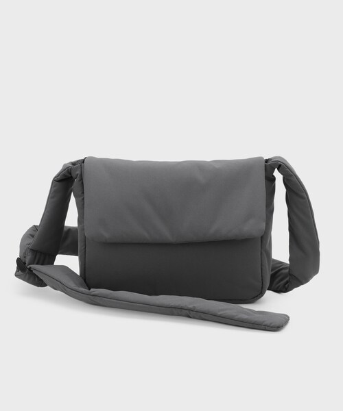 THE SHOP TK (ザ ショップ ティーケー )の「パテッドミニショルダー(ショルダーバッグ・メンズ・ブラック/ブルー系その他/チャコールグレー・00)」の11枚目の写真