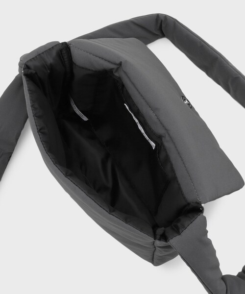 THE SHOP TK (ザ ショップ ティーケー )の「パテッドミニショルダー(ショルダーバッグ・メンズ・ブラック/ブルー系その他/チャコールグレー・00)」の15枚目の写真