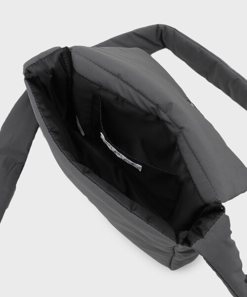 THE SHOP TK (ザ ショップ ティーケー )の「パテッドミニショルダー(ショルダーバッグ・メンズ・ブラック/ブルー系その他/チャコールグレー・00)」の19枚目の写真