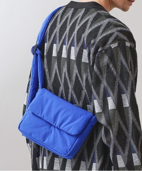 THE SHOP TK (ザ ショップ ティーケー )の「パテッドミニショルダー(ショルダーバッグ・メンズ・ブラック/ブルー系その他/チャコールグレー・00)」の3枚目の写真