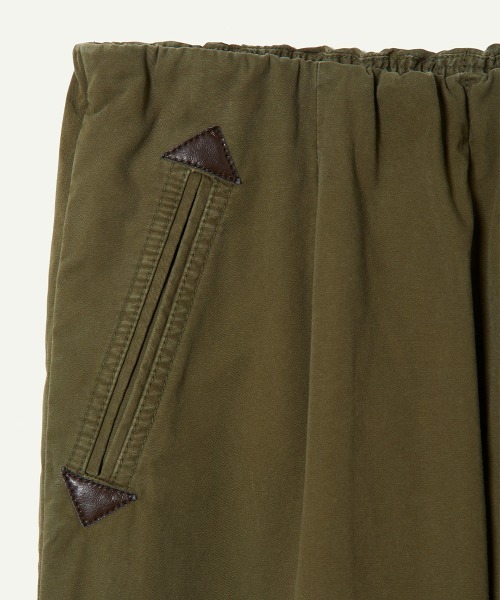 leinwande(ラインヴァンド)の「Patched Pocket Organic Cotton Trousers / パッチドポケットオーガニックコットントラウザー(カーゴパンツ・レディース・カーキ・MEDIUM/SMALL)」の6枚目の写真