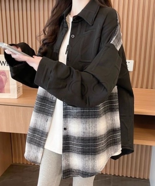 LADY LIKE(レディライク)の「異素材切替えゆったりシャツジャケット(シャツ/ブラウス・レディース・ブラック/グレー・M)」の5枚目の写真