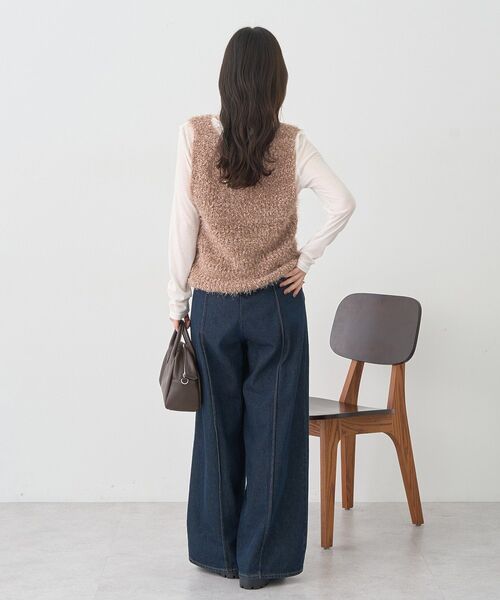 earth music&ecology(アースミュージックアンドエコロジー)の「ポンポンヤーンベスト(ベスト・レディース・アイボリー/ライトグレー/モカ・FREE)」の13枚目の写真