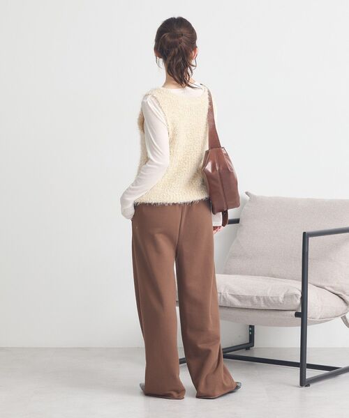 earth music&ecology(アースミュージックアンドエコロジー)の「ポンポンヤーンベスト(ベスト・レディース・アイボリー/ライトグレー/モカ・FREE)」の15枚目の写真